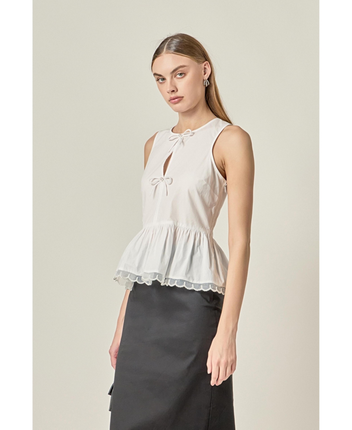 English Factory Women's Pearl Scallop Round New Top