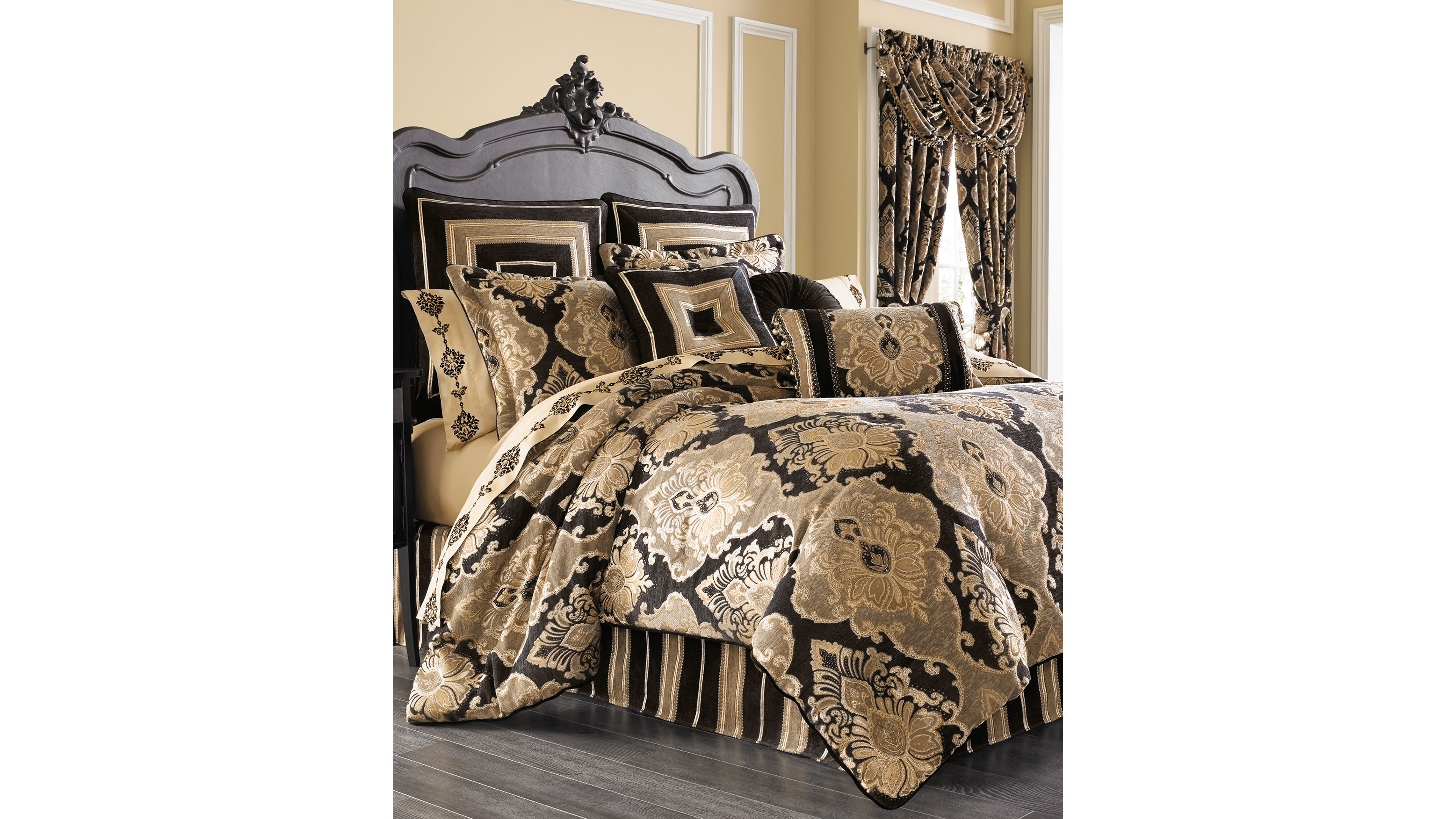 J Queen New York Bradshaw 4-Pc. Comforter Set, King
