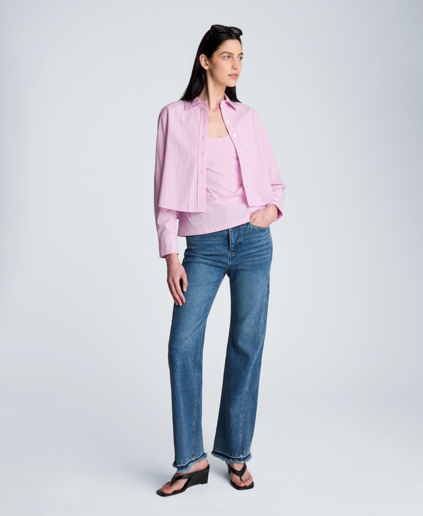 Женская рубашка Kenneth Cole Striped Poplin Cropped Long Sleeve Button Front, цвет: Розовый разноцветный — фото 2