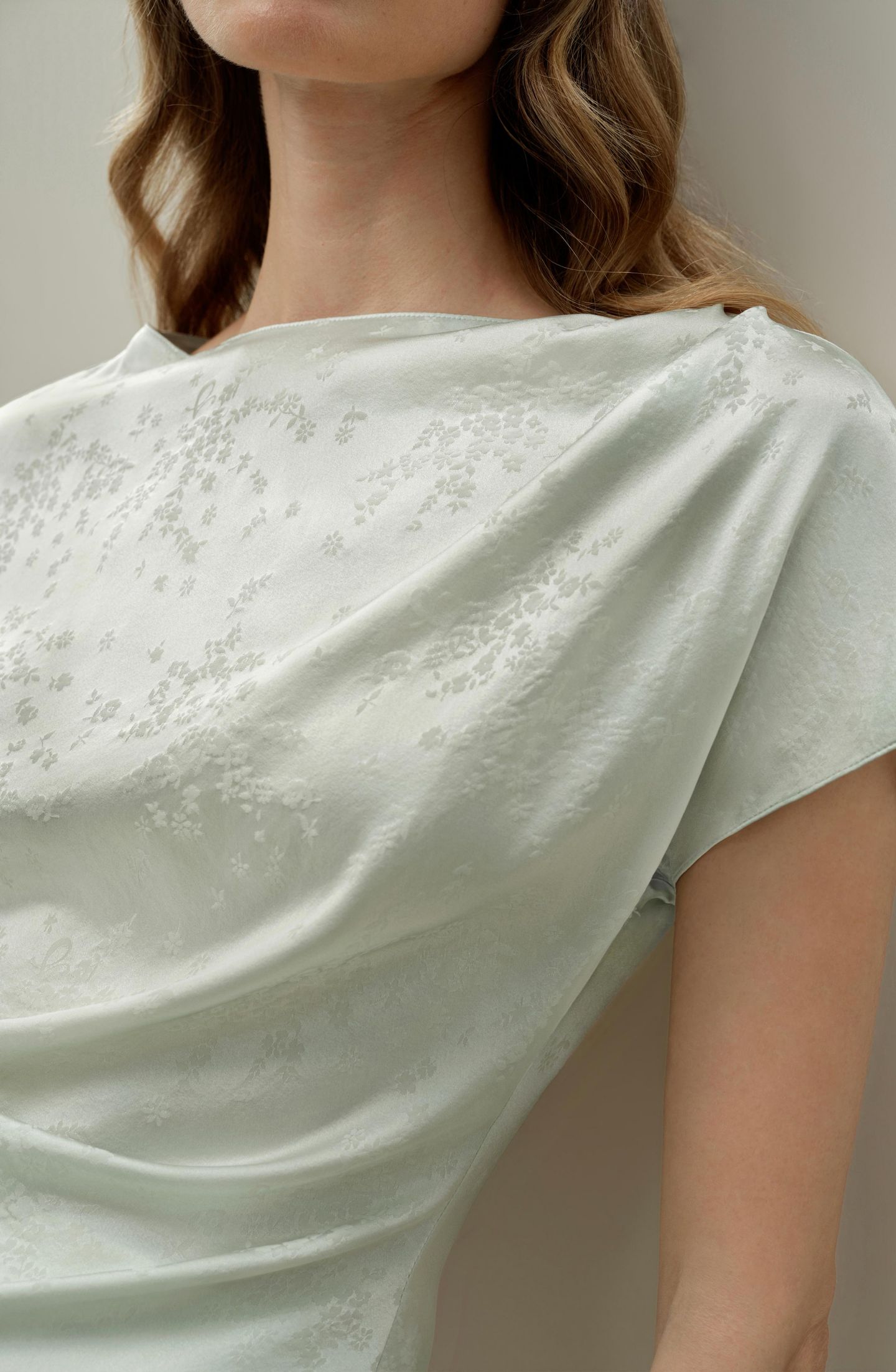 Женский топ LILYSILK Ying Jacquard Silk, цвет: Нефритовый зелёный — фото 3