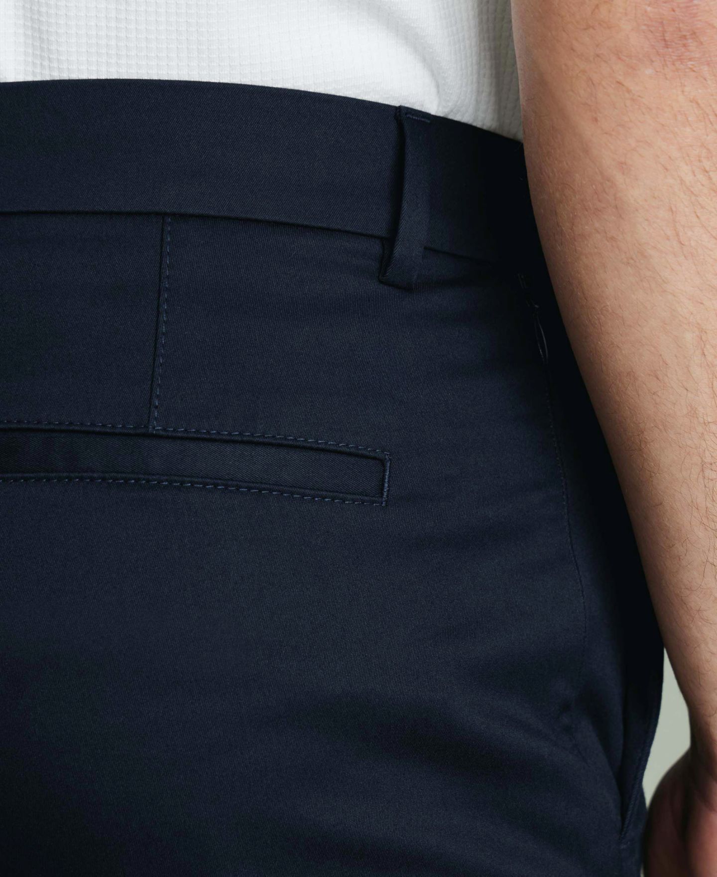 Мужские брюки Charles Tyrwhitt Performance Slim-Fit Chino, цвет: Тёмно-синий — фото 3