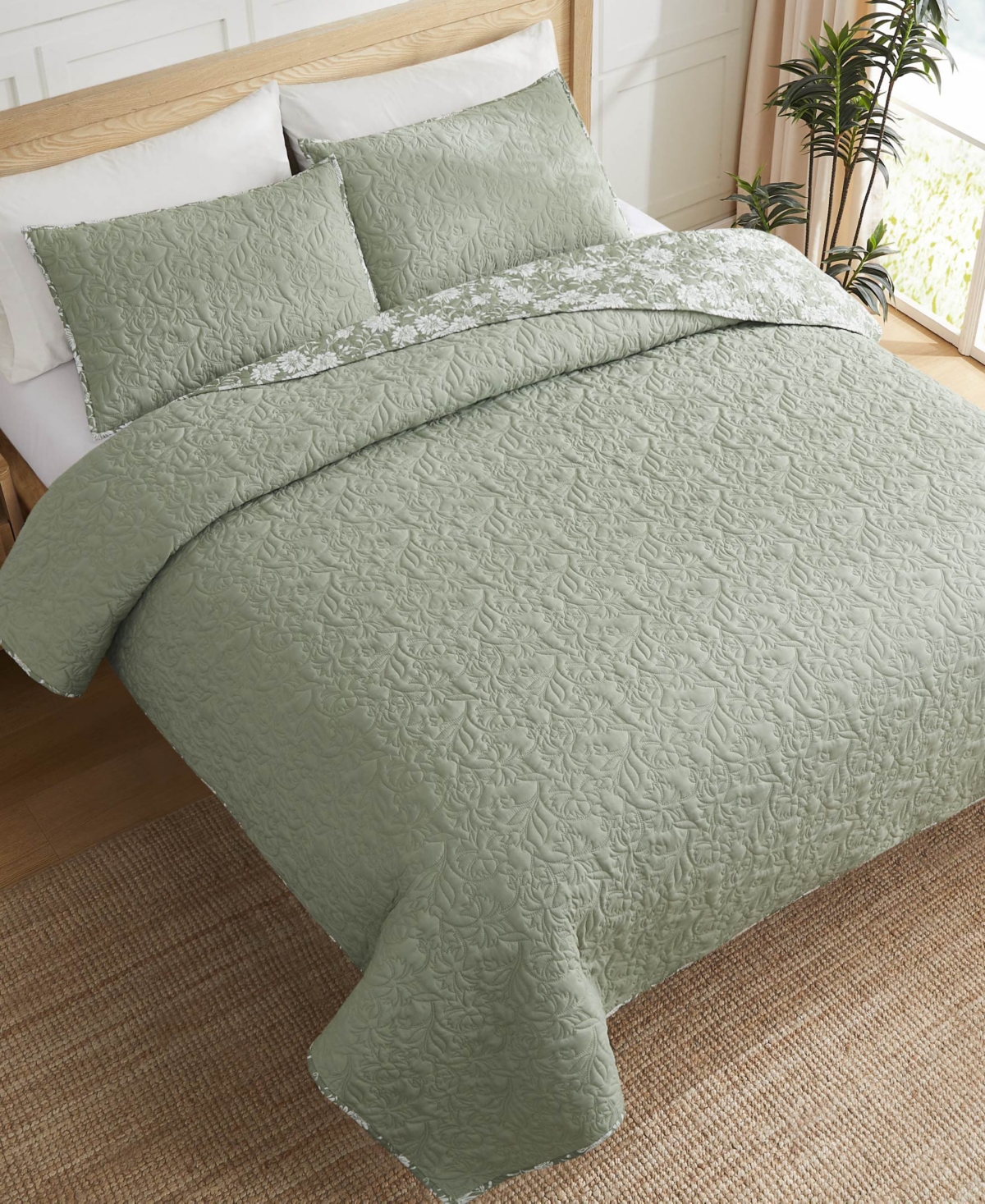 Jessica Simpson Fiona Reversible 3-Pc. Quilt Set, King