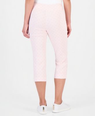 Petite Rivet-Trim Pull-On Capri Pants