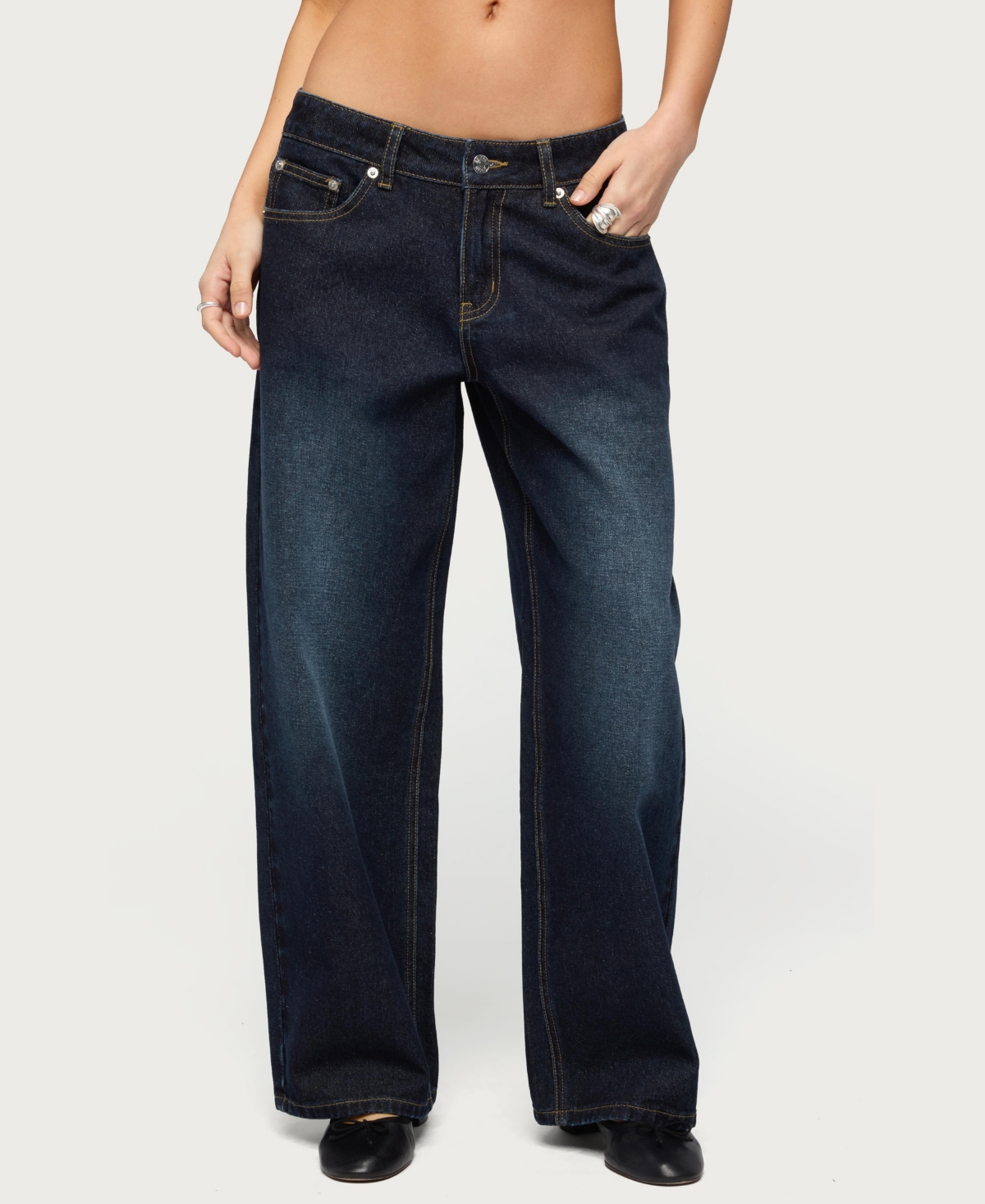 Edikted Women's Raelynn Washed Low Rise Jeans