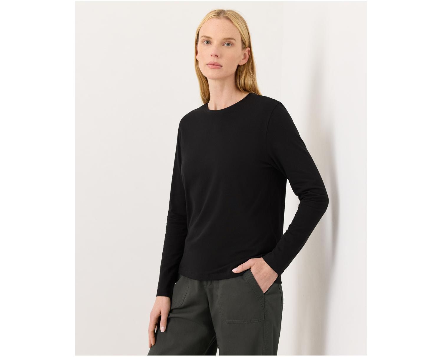 Women's Luxe Essential Crewneck Long Sleeve Tee Made with Organic Cotton