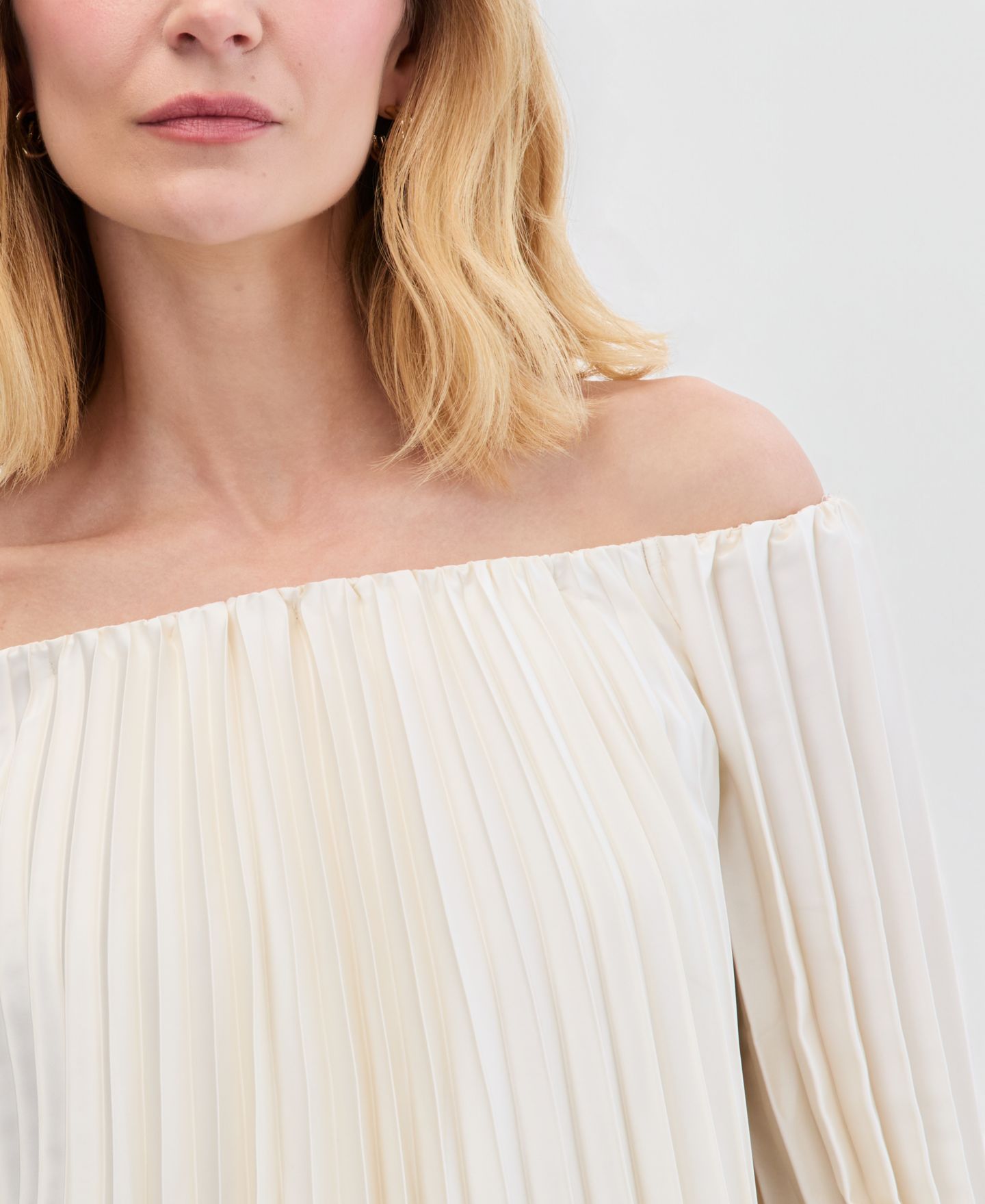 Женская блузка I.N.C. International Concepts Off-The-Shoulder Pleated Blouse, цвет: Винтажный кремовый — фото 4