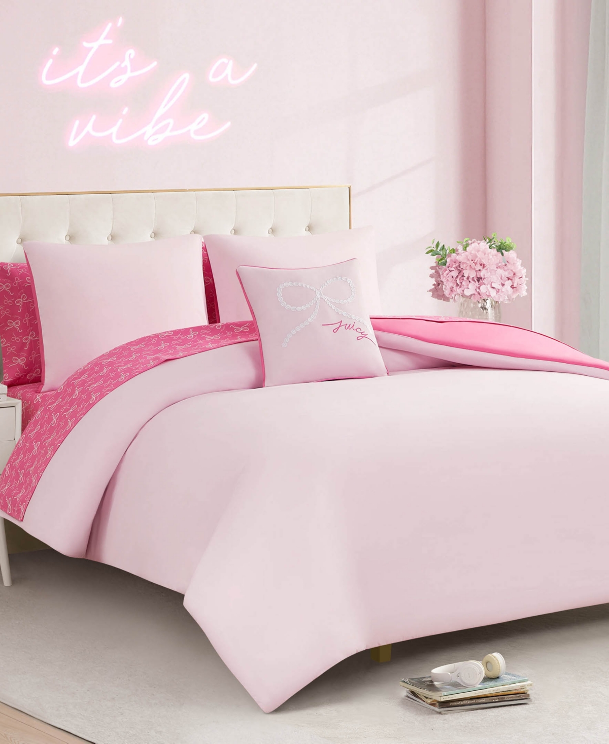 Juicy Couture Pearly Bows Reversible 8-Pc. Comforter Set