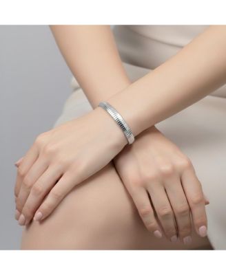 Modern High-Polish Sleek Snake Chain Omega Bracelet