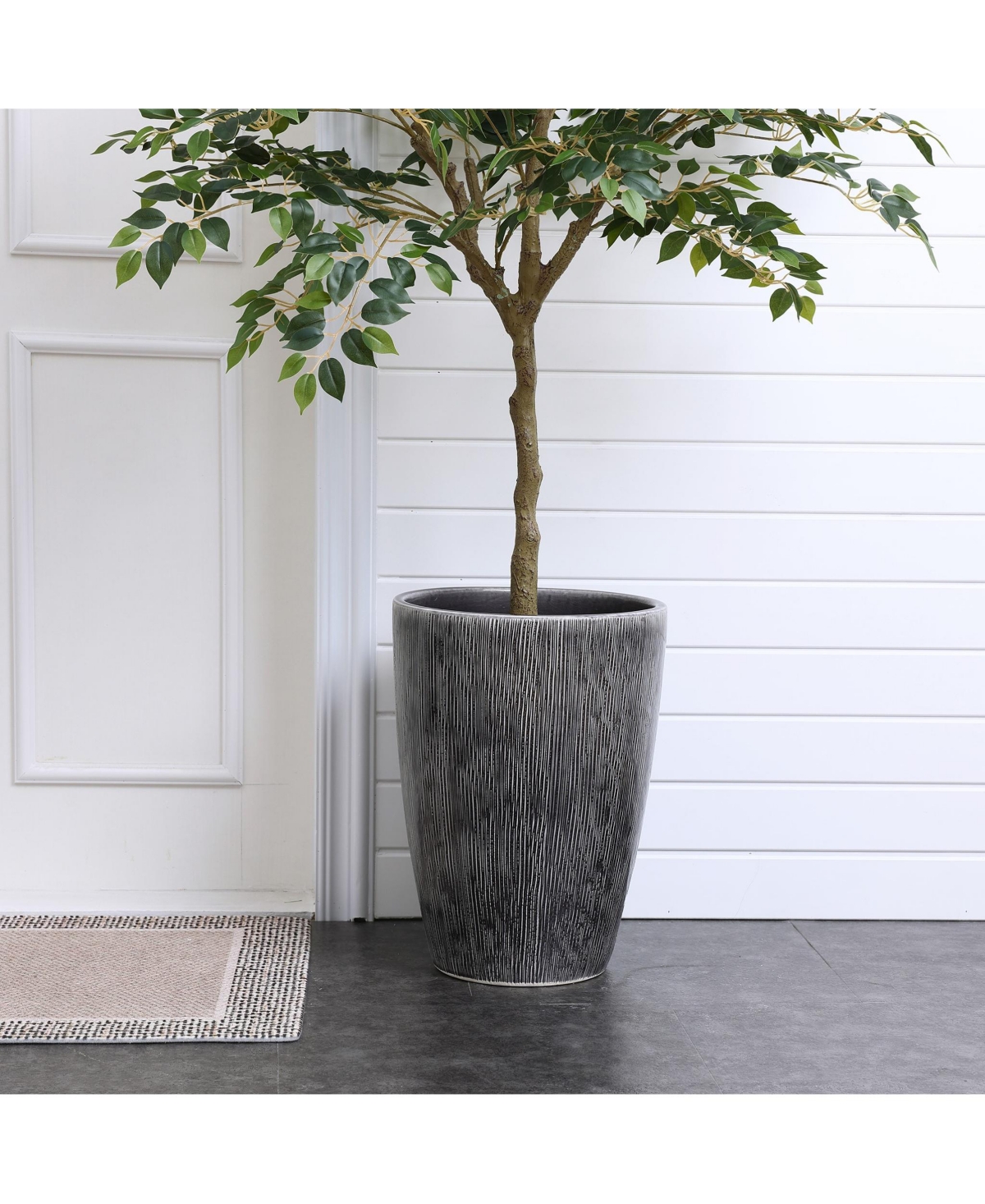 LuxenHome Sea Gray Ripples 17-Inch Tall Ceramic Planter