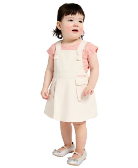 Комплект Calvin Klein Ribbed Printed Bodysuit & Denim Overall, 2-Piece Set для девочек-малышей, цвет: Кремовый / Розовый