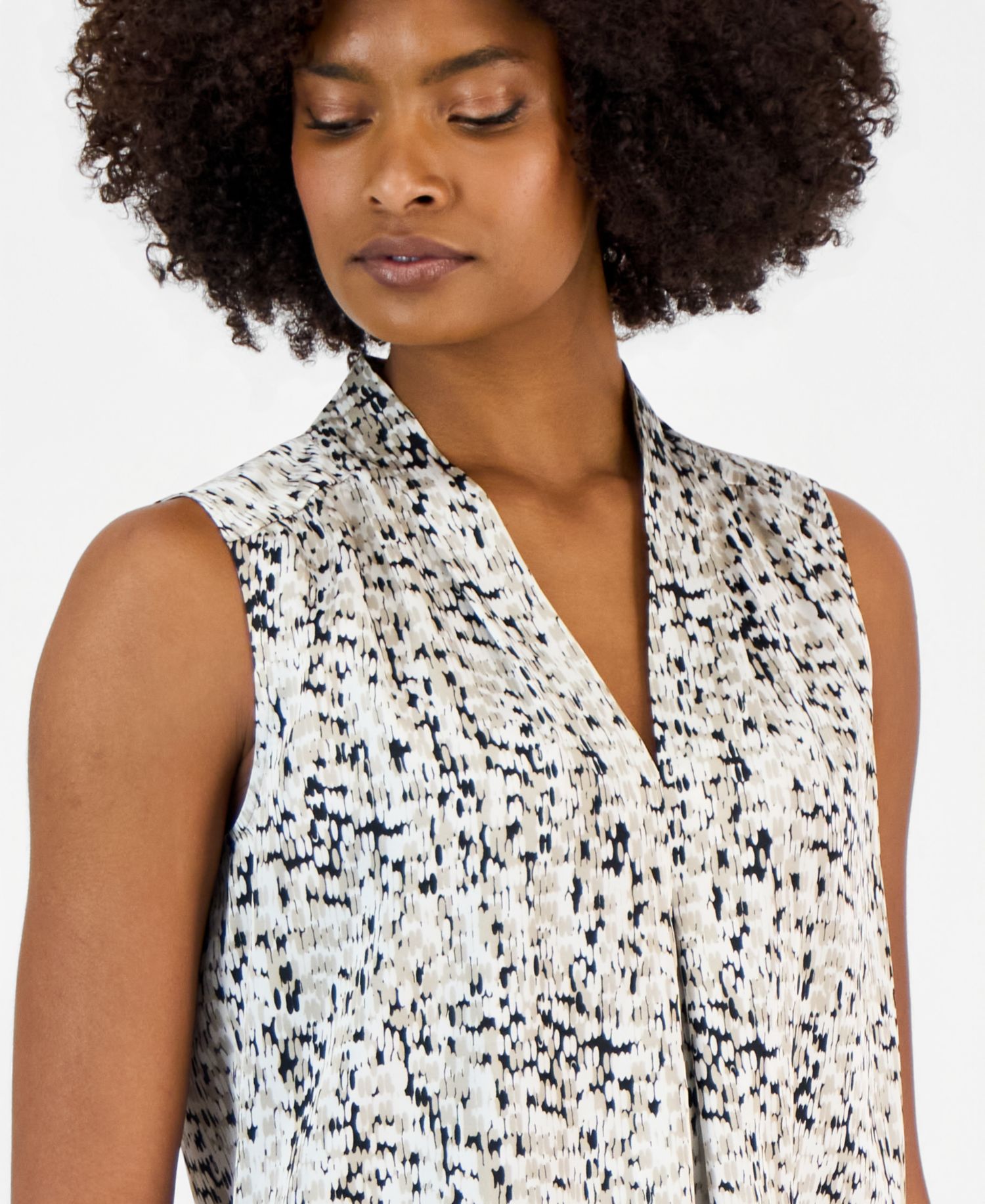 Women's Sleeveless V-Neck Printed Top