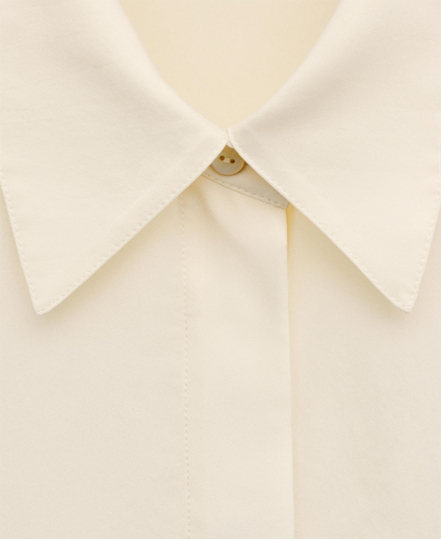 Женская блузка Mango Selection Silk with Concealed Buttons, цвет: Пастельный жёлтый — фото 4