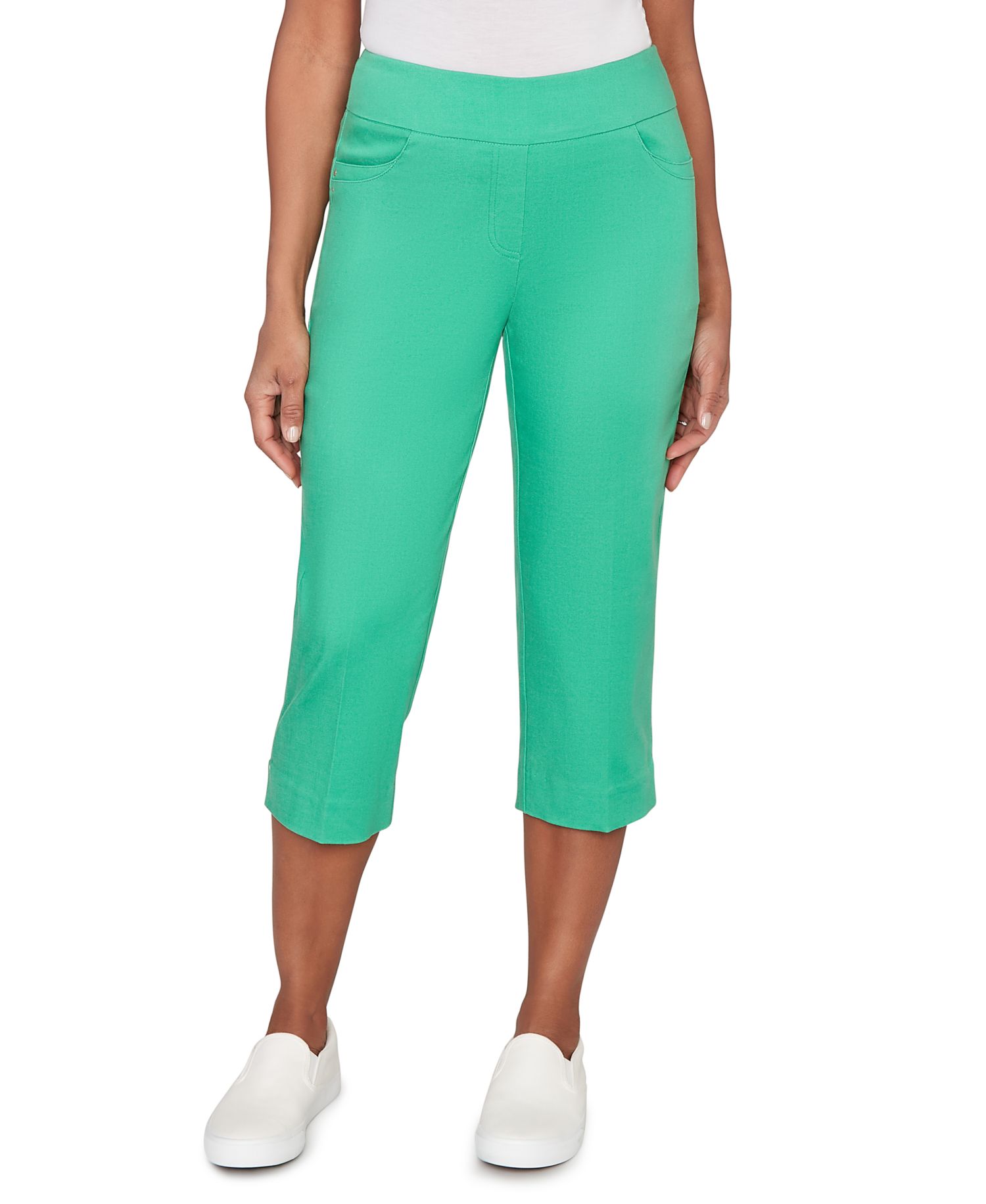 Petite Smooth Waist Easy Pull-On Capri Pants