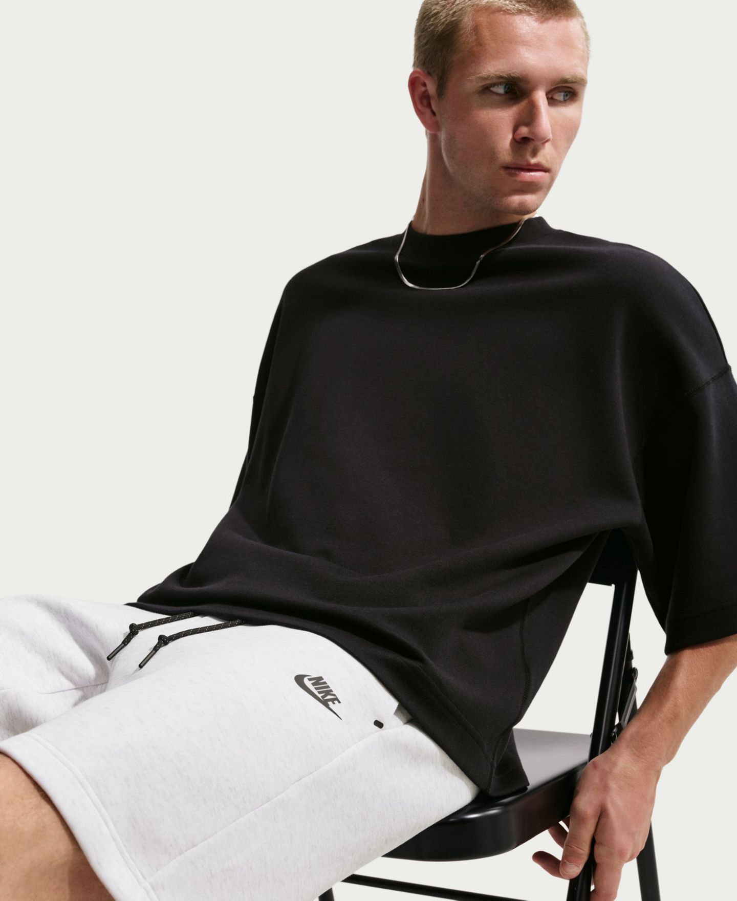 Мужские шорты Nike Tech Fleece Standard-Fit, цвет: Берёзовый меланжевый серый — фото 4