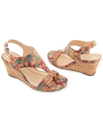 Women's Greatly Thong Almond Toe Wedge Sandals