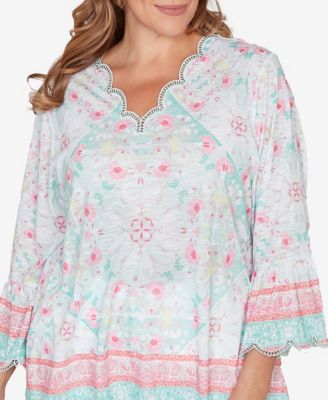Plus Size Scalloped Neck Tapestry Print Knit Top