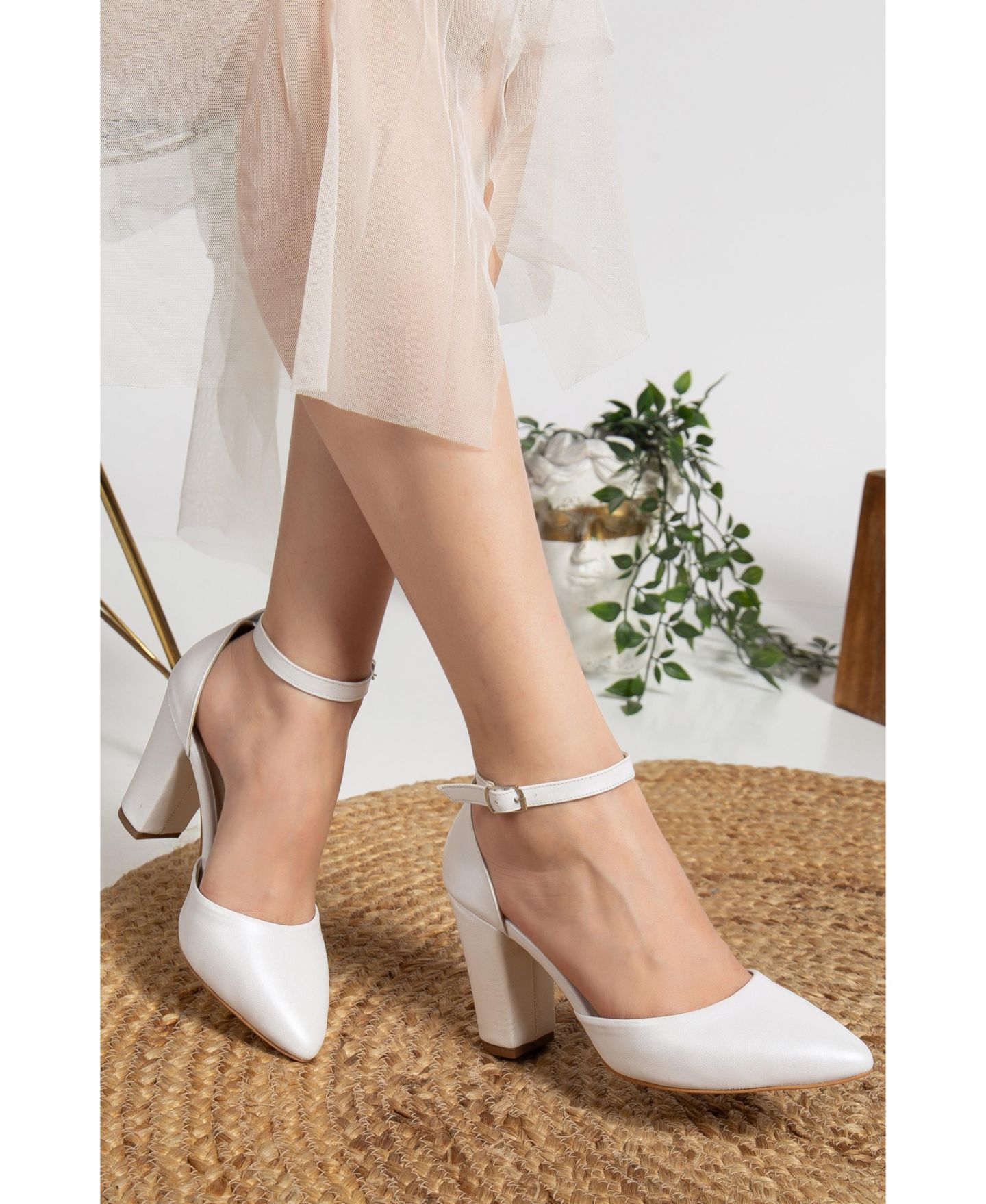 Женские туфли Forever & Always Shoes Rossella Leather Block Heel — фото 4