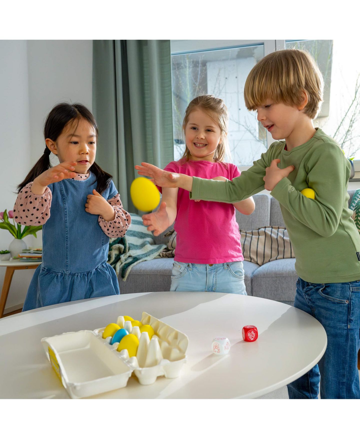 Детская настольная игра Haba Award-Winning Party Dancing Eggs Board Game, Ages 5+ — фото 4