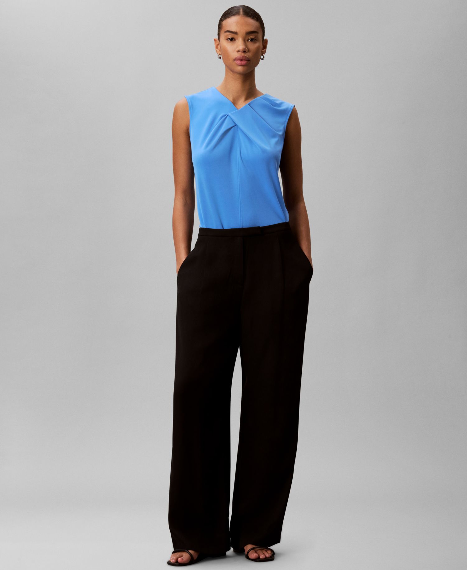 Women's Sleeveless V-Neck Jersey Top