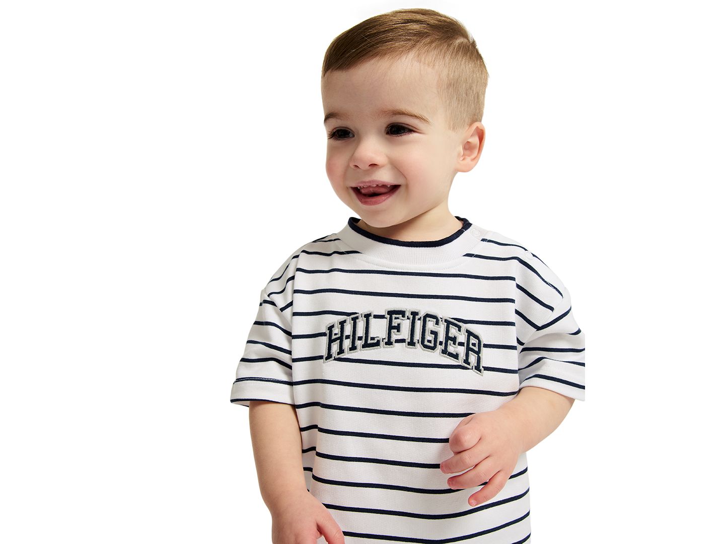 Комплект для мальчика Tommy Hilfiger: полосатая футболка из футера и шорты, 2 предмета, цвет: Белый — фото 2