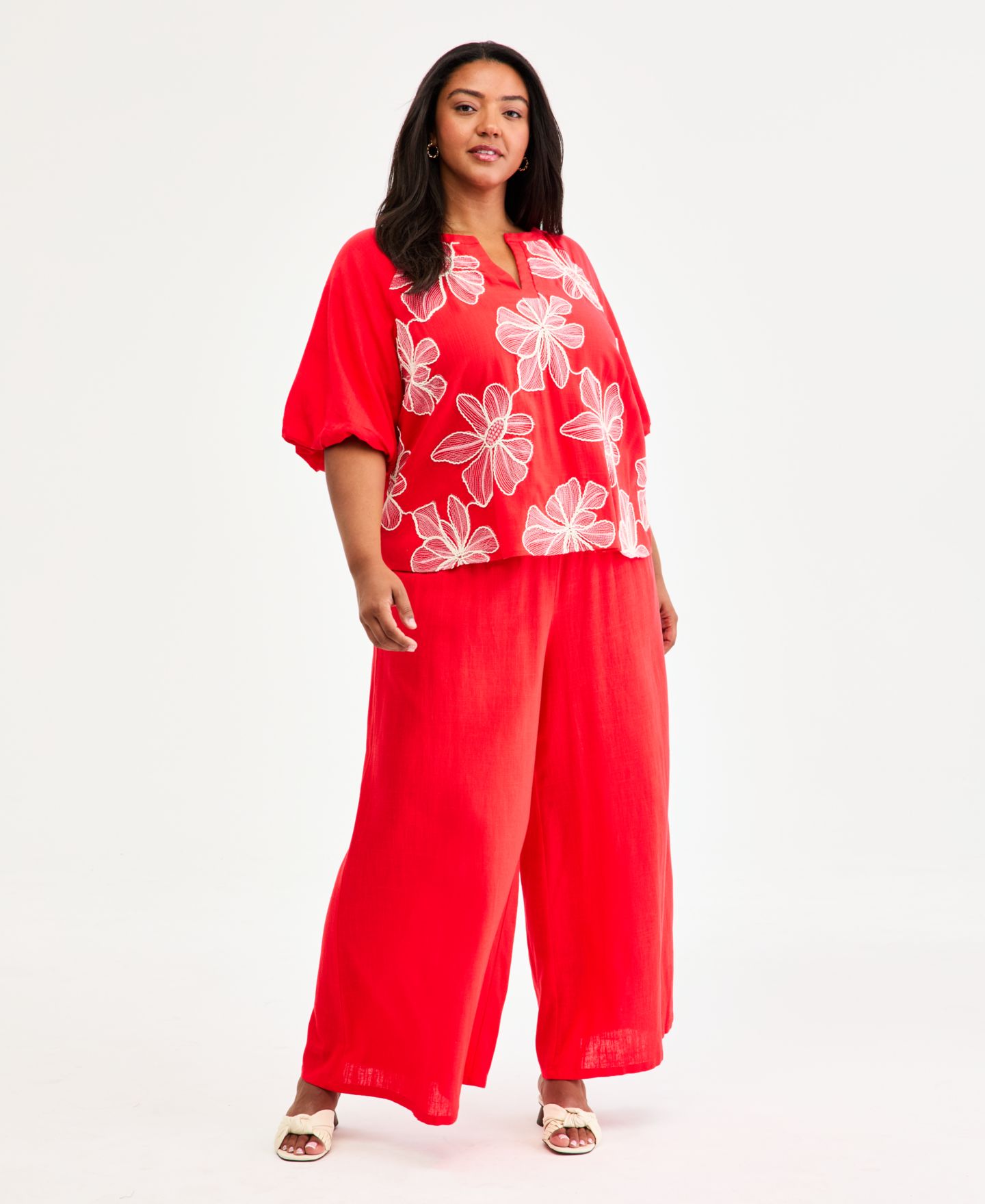 Женская блузка Vince Camuto Plus Size Split Neck Bubble-Sleeve Blouse, цвет: Красный — фото 2
