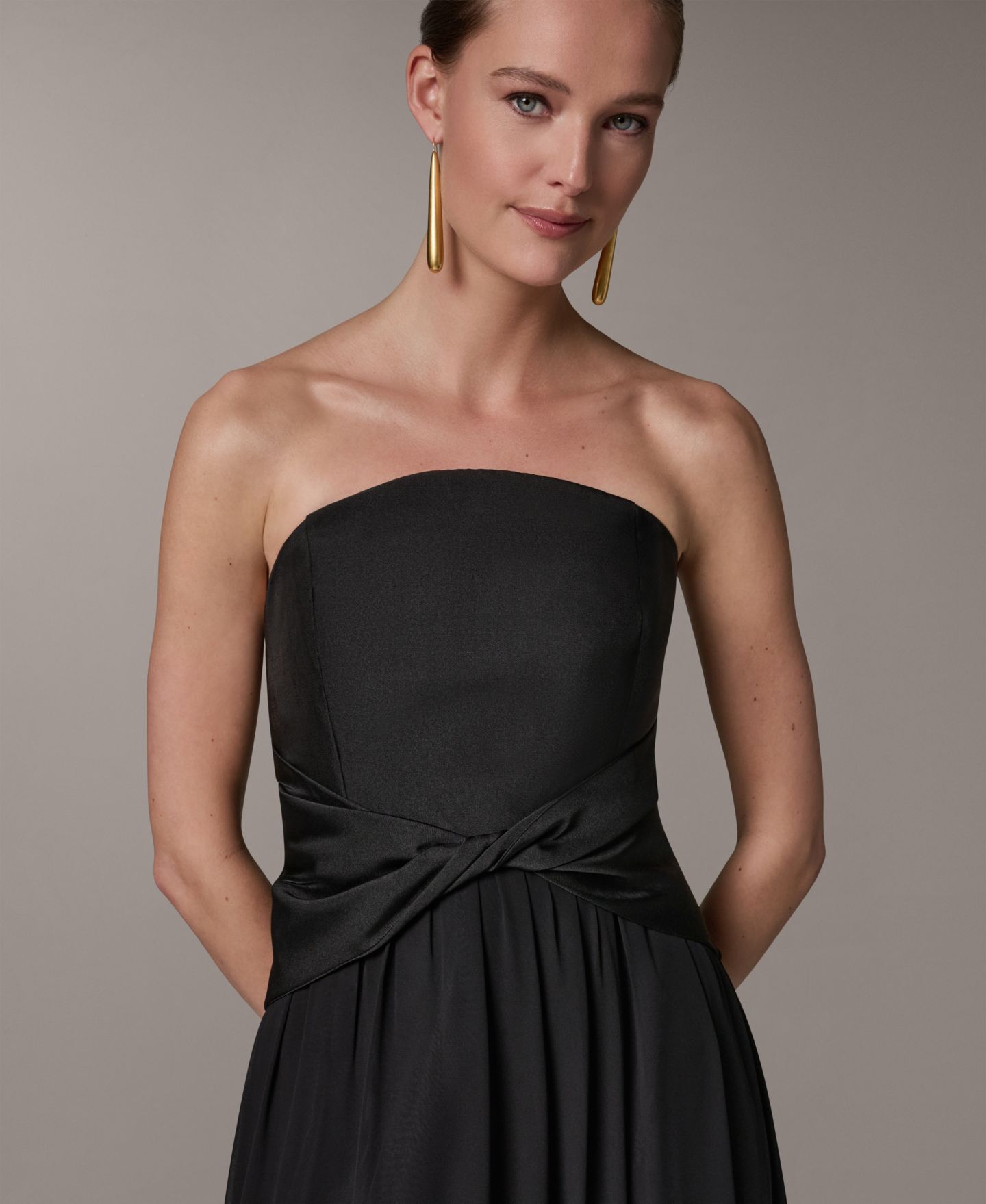 Женское платье Donna Karan New York Strapless Chiffon Fit & Flare Gown Dress with Front-Twist, цвет: Чёрный — фото 4