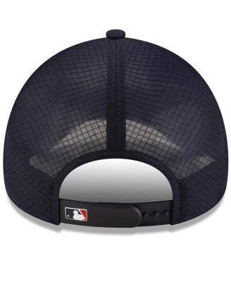 Men's Navy Cleveland Guardians 2026 Batting Practice Apex 9FORTY Adjustable Trucker Hat