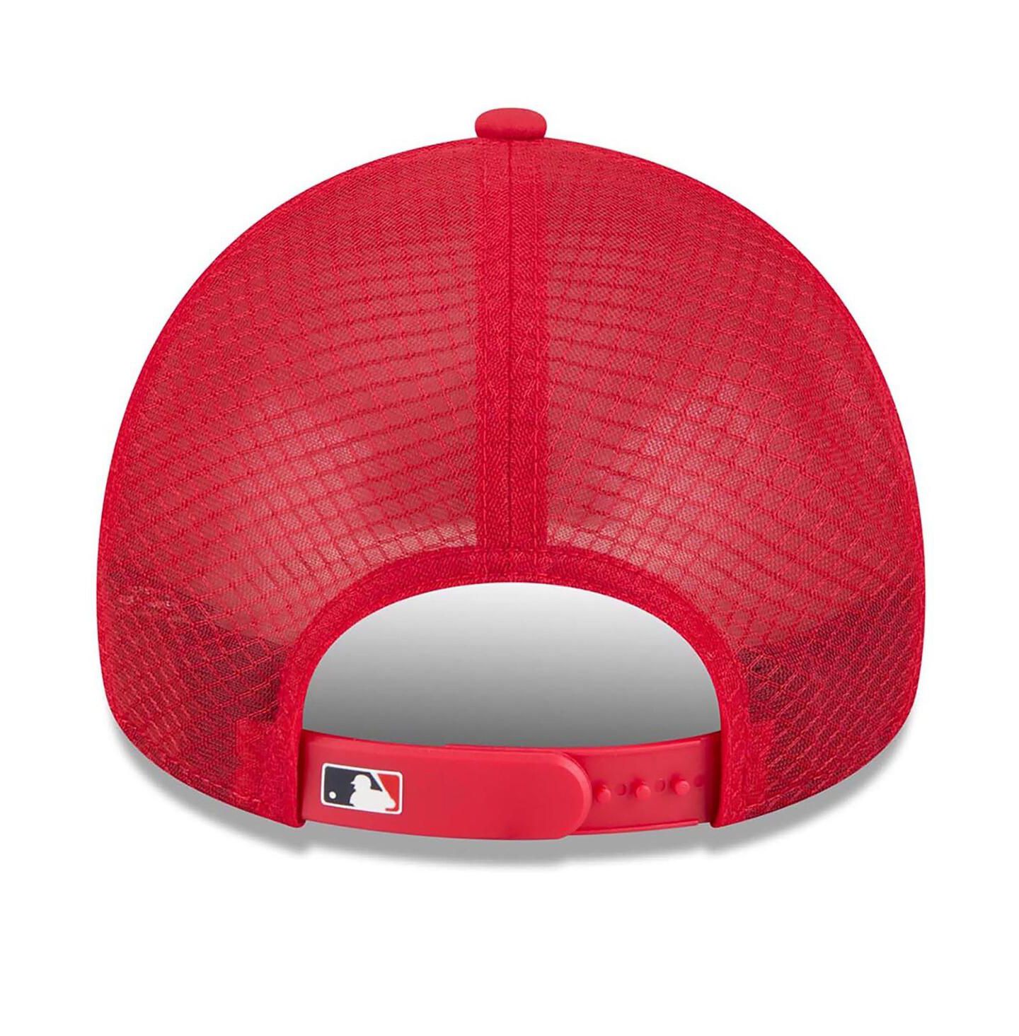 Мужская кепка New Era Red Boston Red Sox 2026 Batting Practice Apex 9FORTY Adjustable Trucker Hat — фото 2