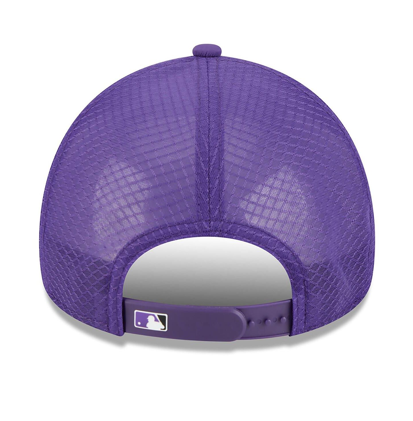 Мужская кепка New Era Purple Colorado Rockies 2026 Batting Practice Apex 9FORTY Adjustable Trucker Hat — фото 2