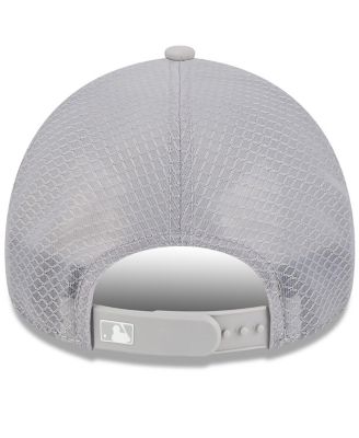 Men's Gray New York Yankees 2026 Batting Practice Apex 9FORTY Adjustable Trucker Hat