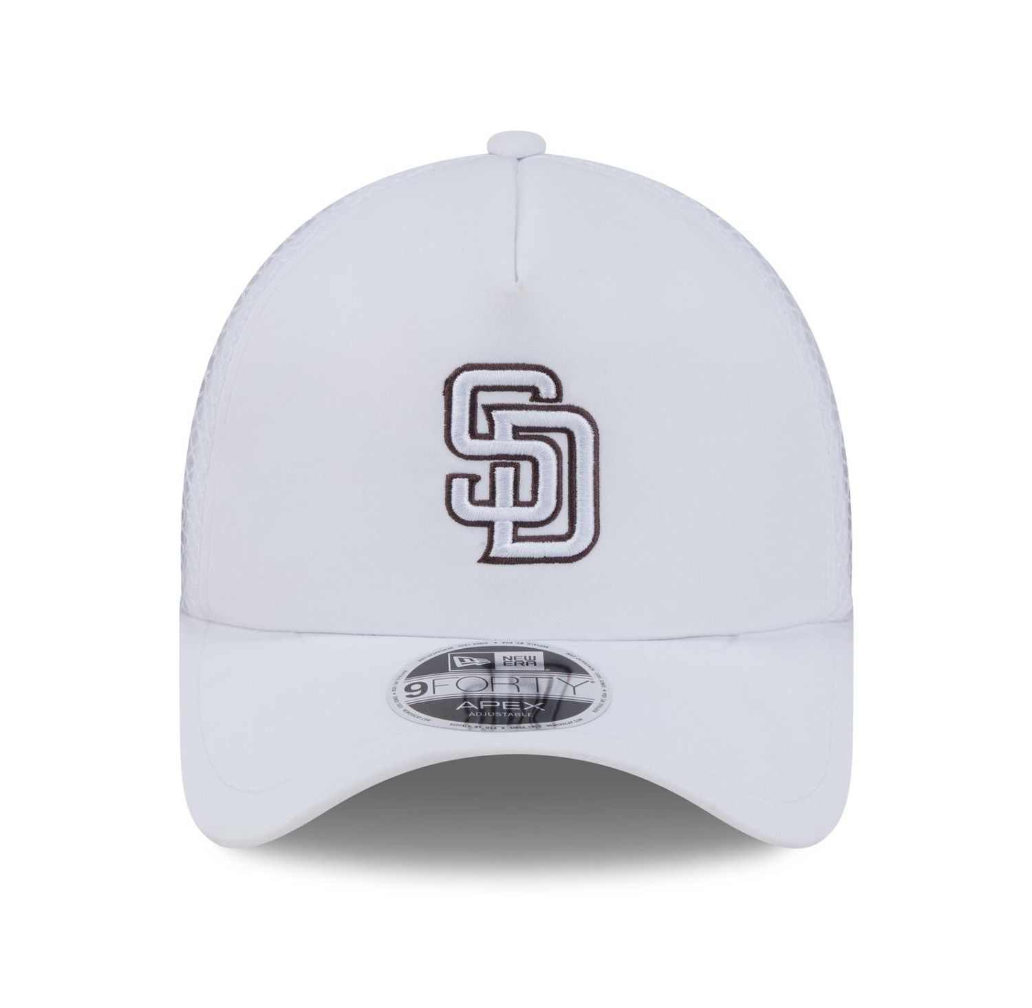 Men's White San Diego Padres 2026 Batting Practice Apex 9FORTY Adjustable Trucker Hat