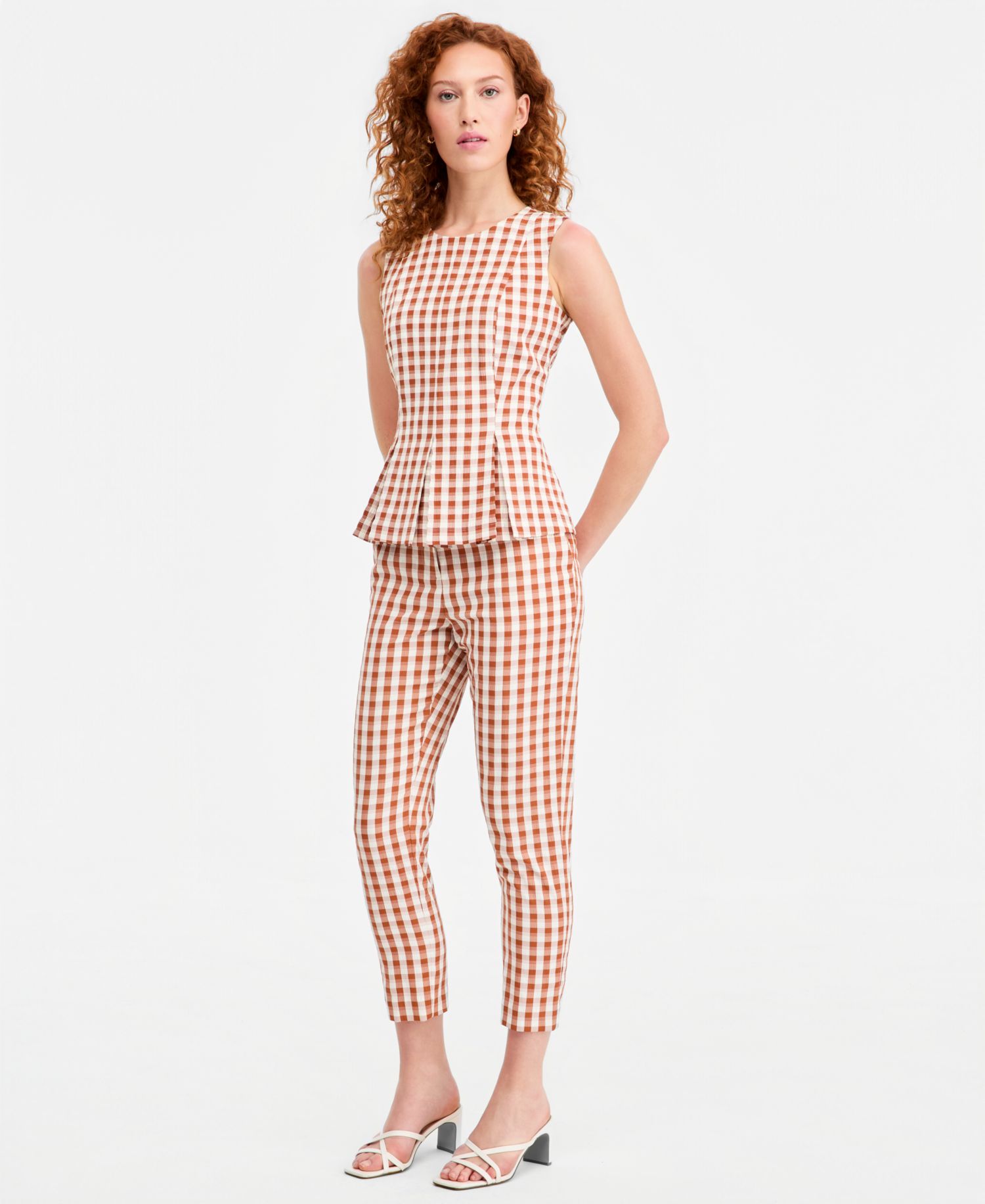 Petite Gingham Mid-Rise Capri Pants