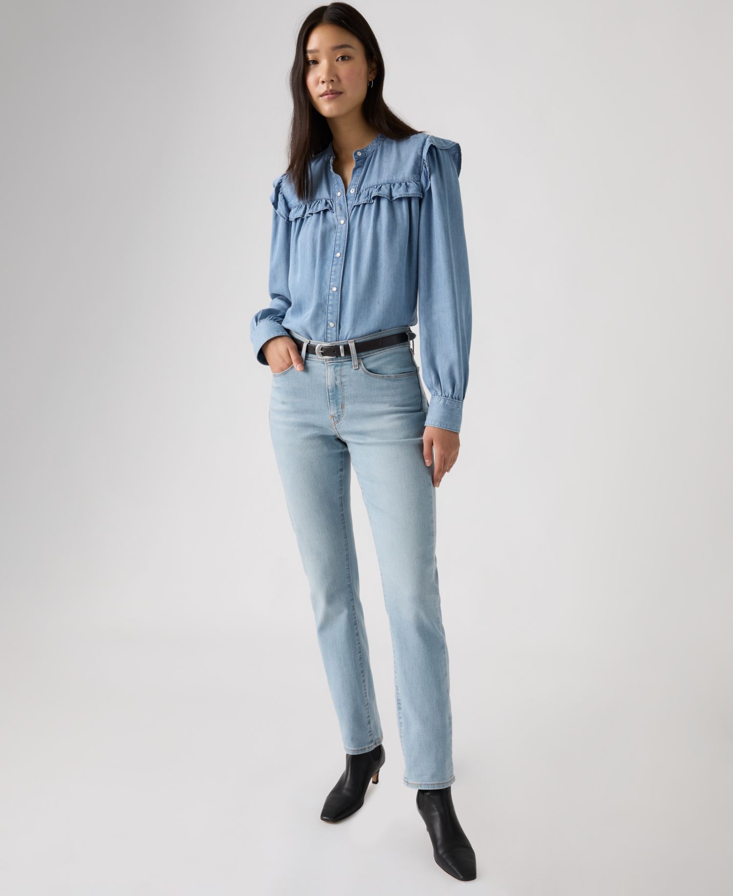 Women's Classic Mid-Rise Straight-Leg Jeans