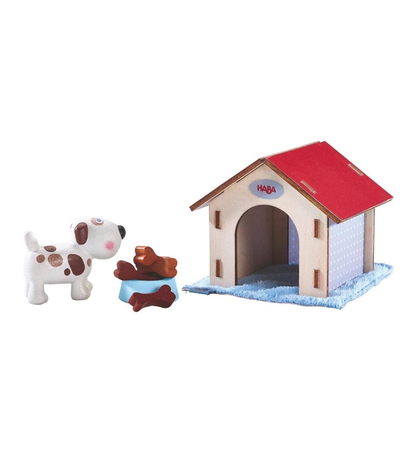Детская фигурка Haba Lucky Dog 1.75" Figurine with Doghouse and Wooden Bones, Ages 3+, цвет: Красный — фото 1