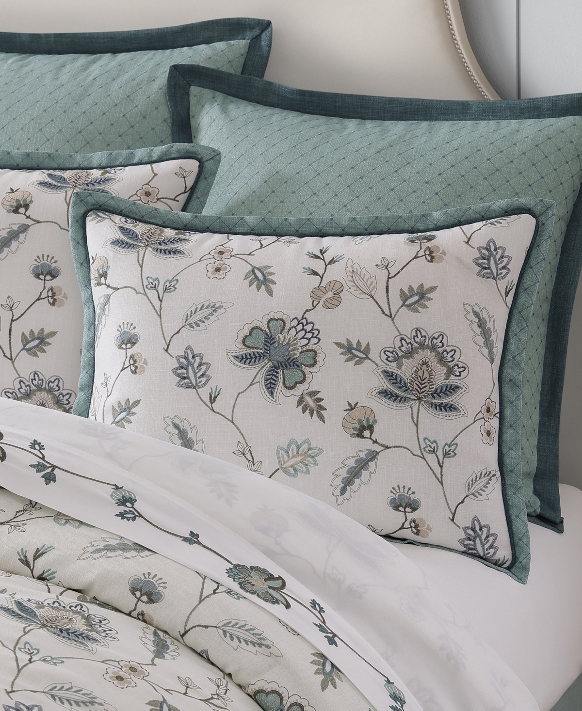 J Queen New York Blossom View Embroidered 4-Pc. Comforter Set