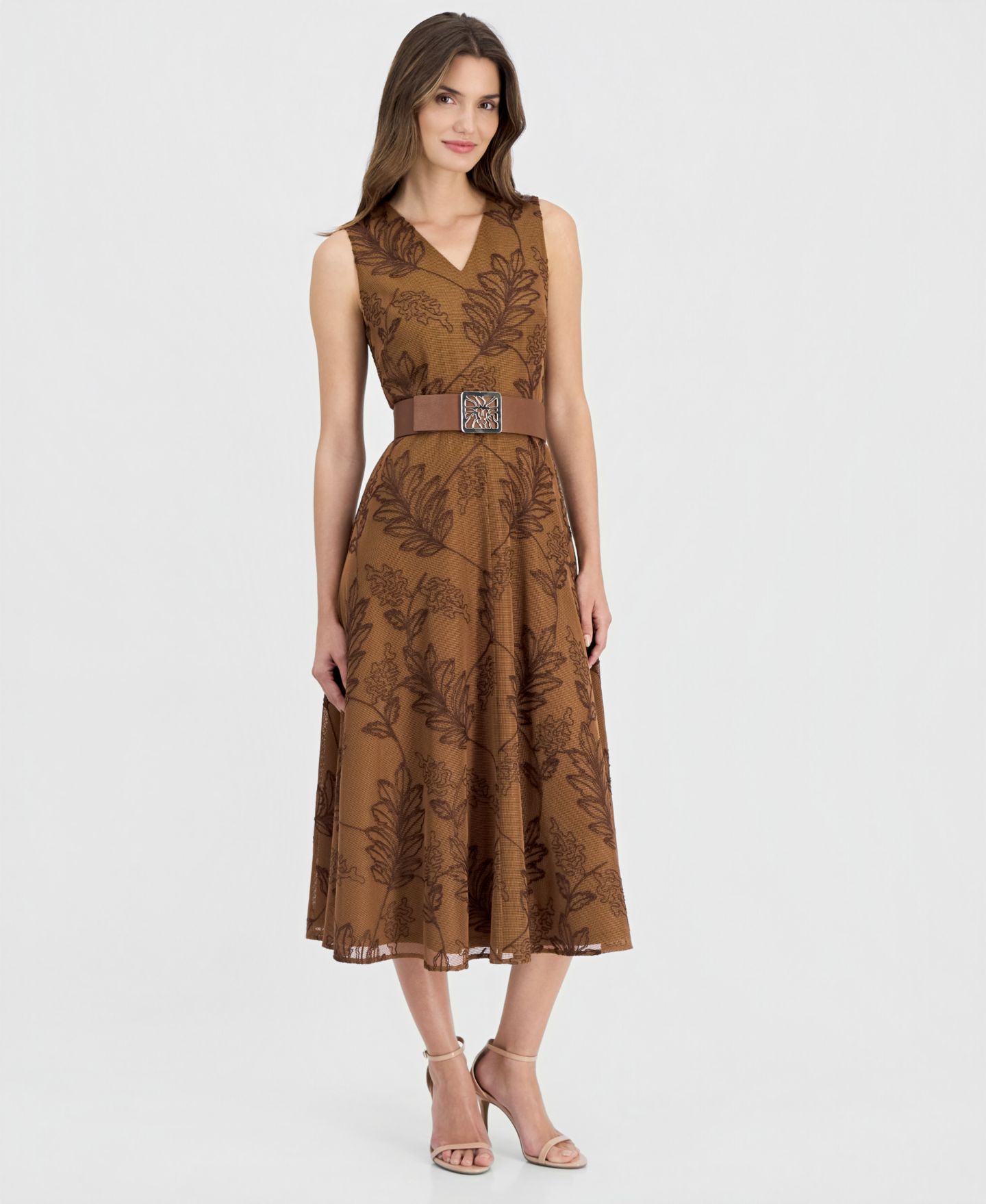 Женское платье Anne Klein V-Neck Embroidered Belted Midi, цвет: Коричневый — фото 1
