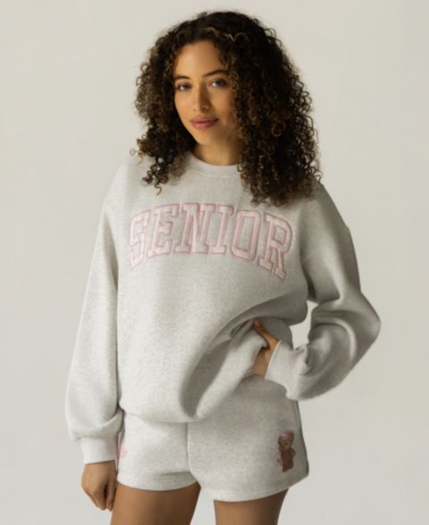 Женская толстовка The Happy Camp3r Juniors' Senior Embroidered Crewneck, цвет: Меланжевый серый