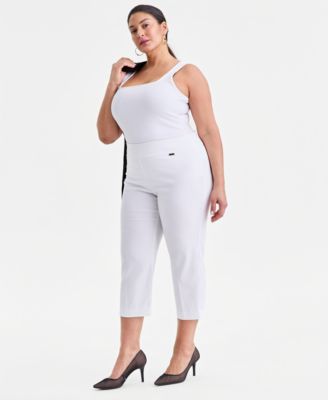 Plus Size Mid-Rise Pull-On Capri Pants