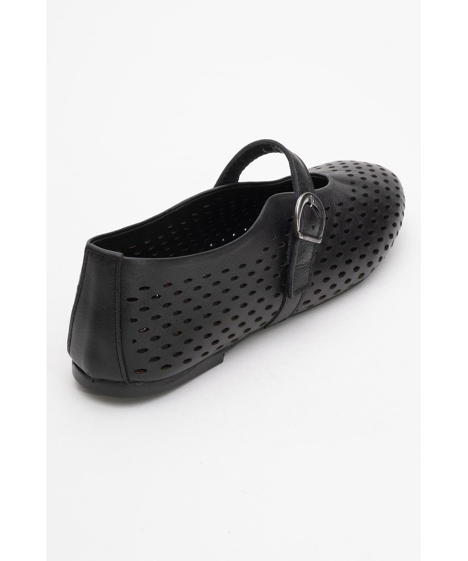 Forever and Always Shoes Women's Arian Leather Ballet Flat