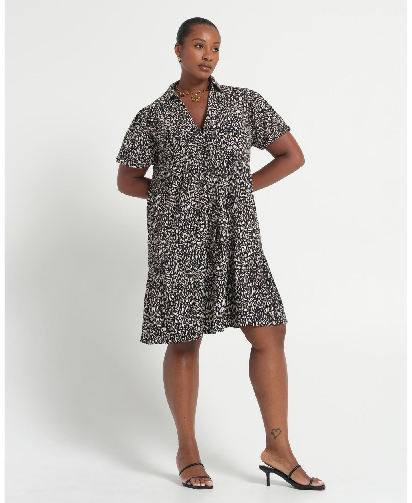 Женское платье ESTELLE Abstract Geo Mini Shirt Dress, цвет: Чёрный / Нейтральный — фото 4