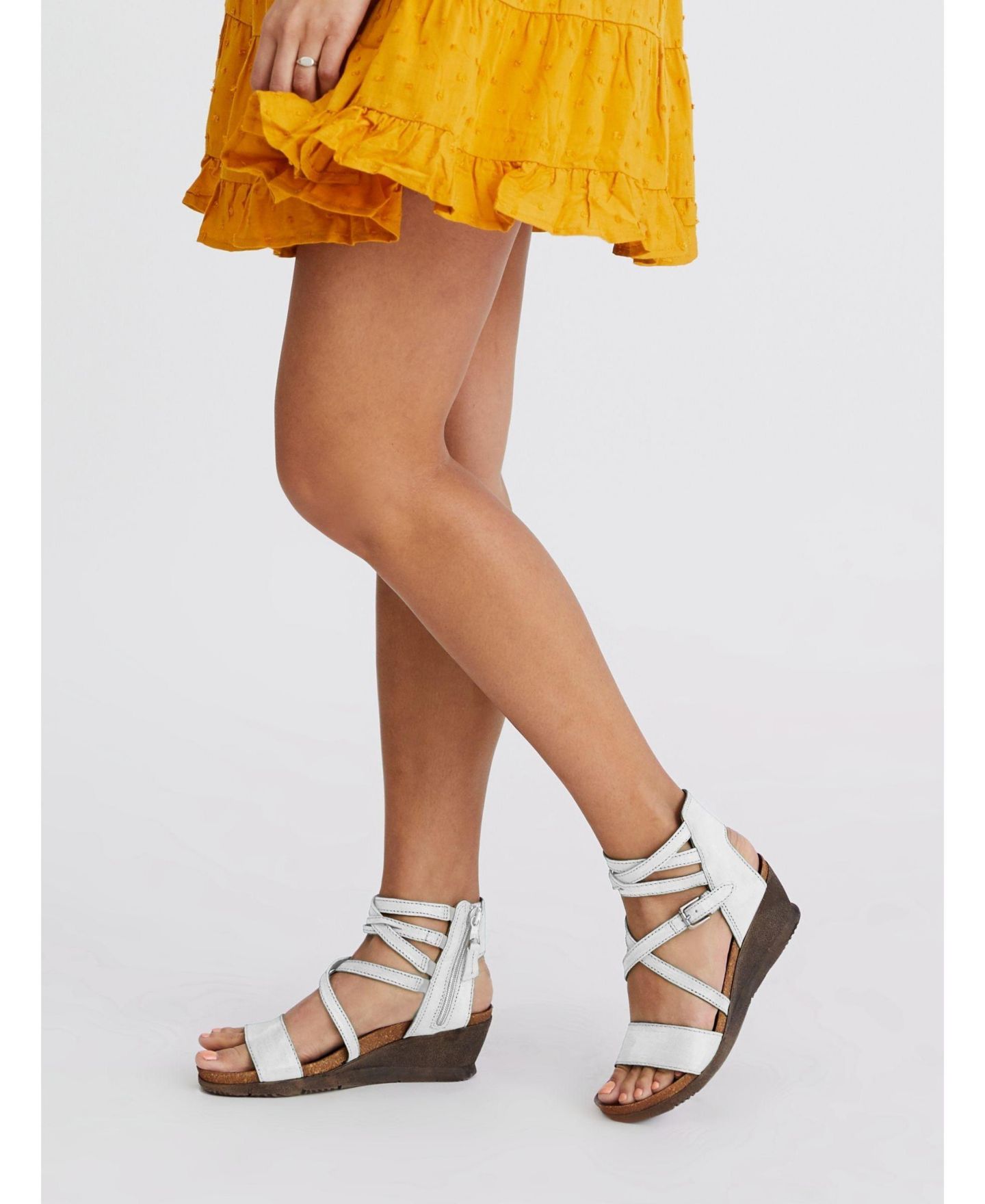 Женские сандалии Miz Mooz Wedge Sandal, цвет: Чёрный — фото 5