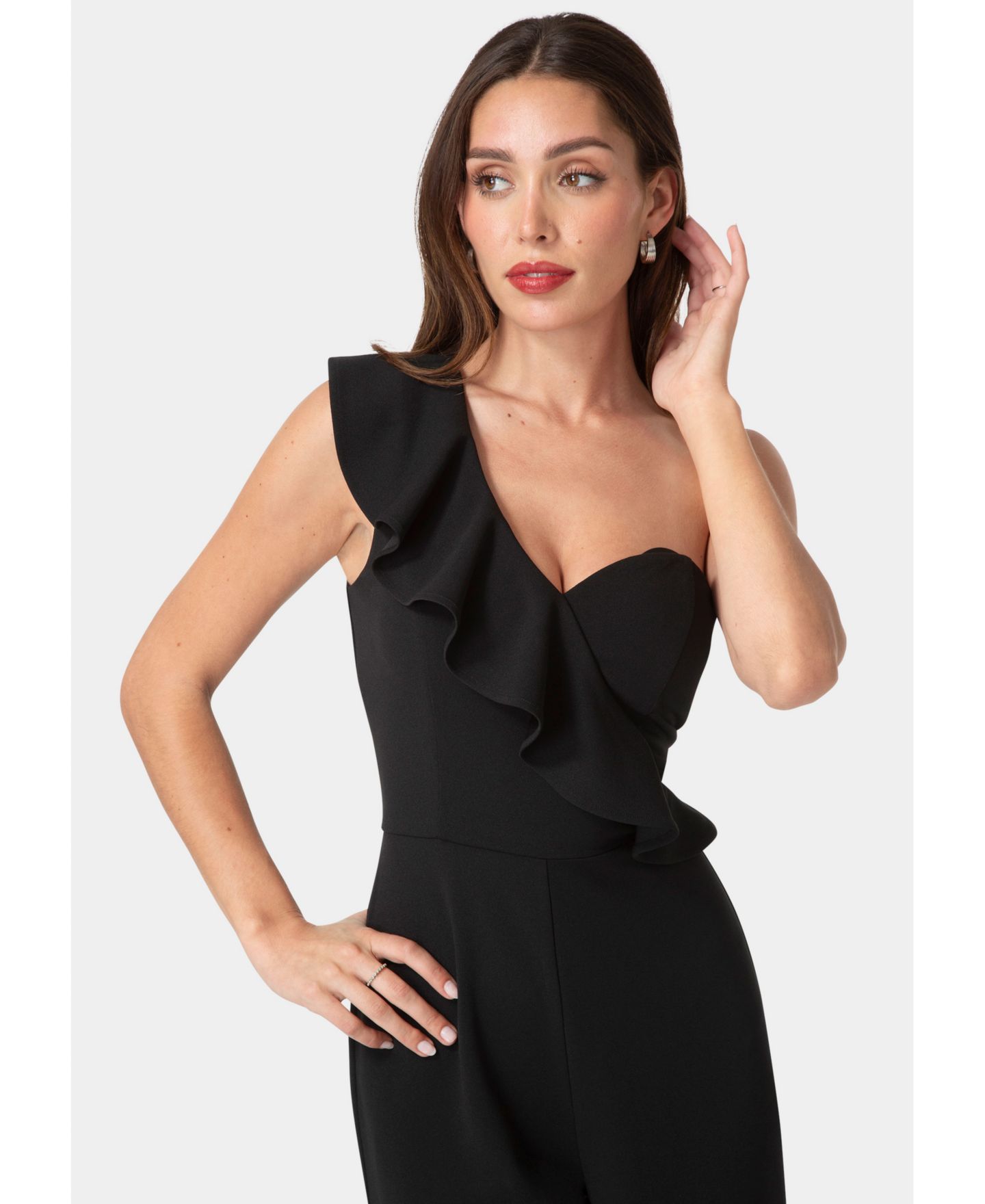 Женский комбинезон Bebe One Shoulder Ruffle Jumpsuit, цвет: Чёрный — фото 3