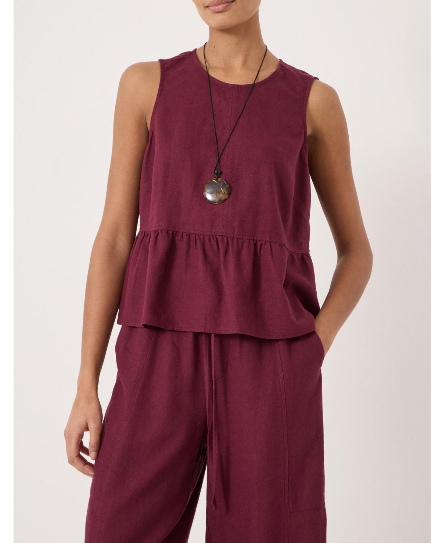 Женский топ Hush Nomie Linen Blend Peplum, цвет: Тёмно-бордовый красный — фото 5