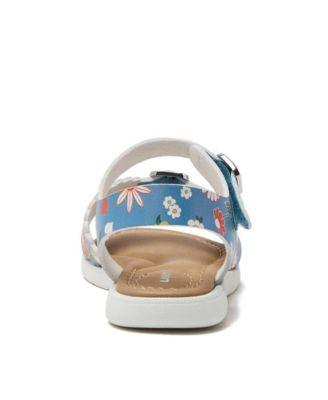 Little Girls Easy On Scalloped Sandals