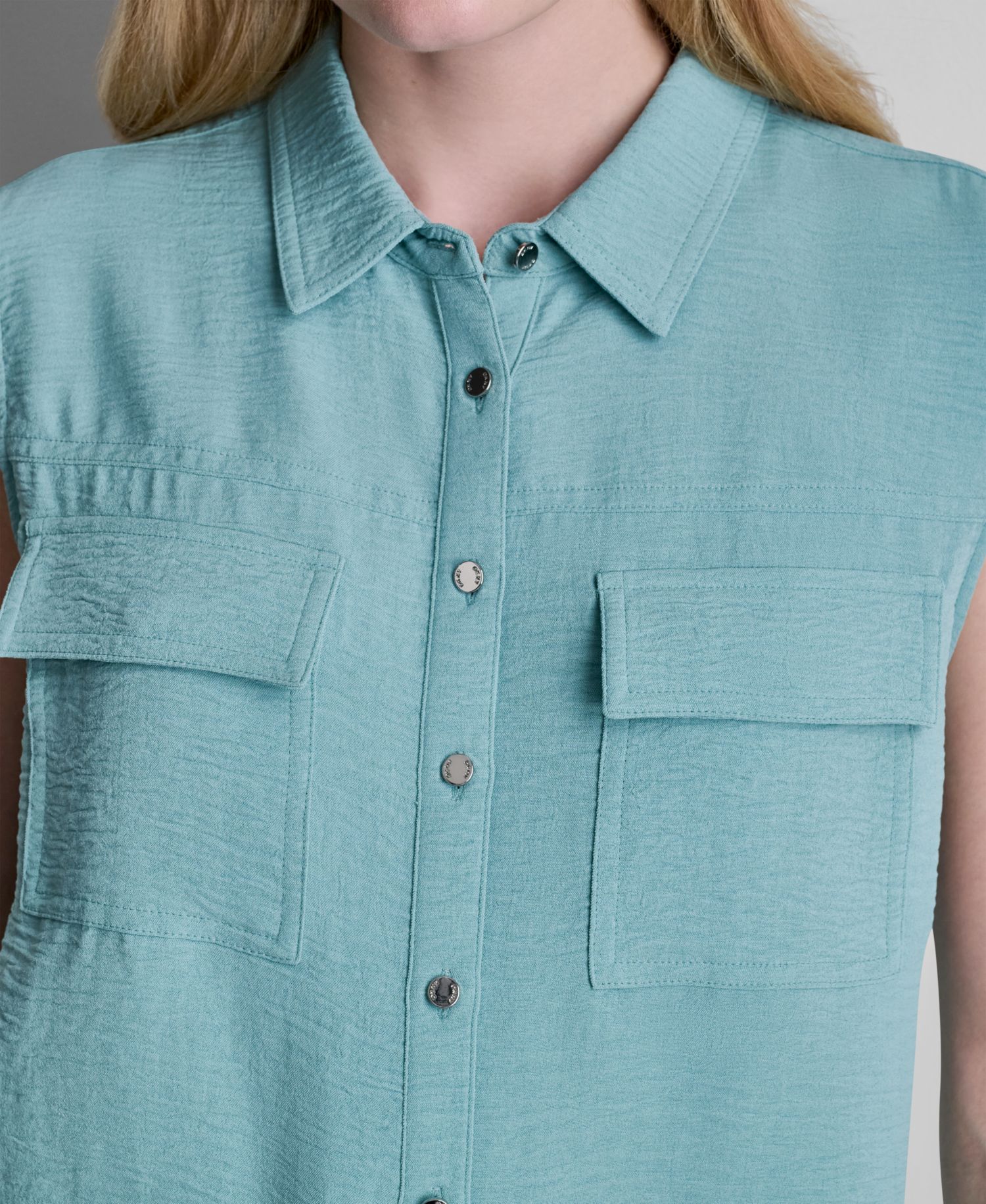Women's Sleeveless Collared Top