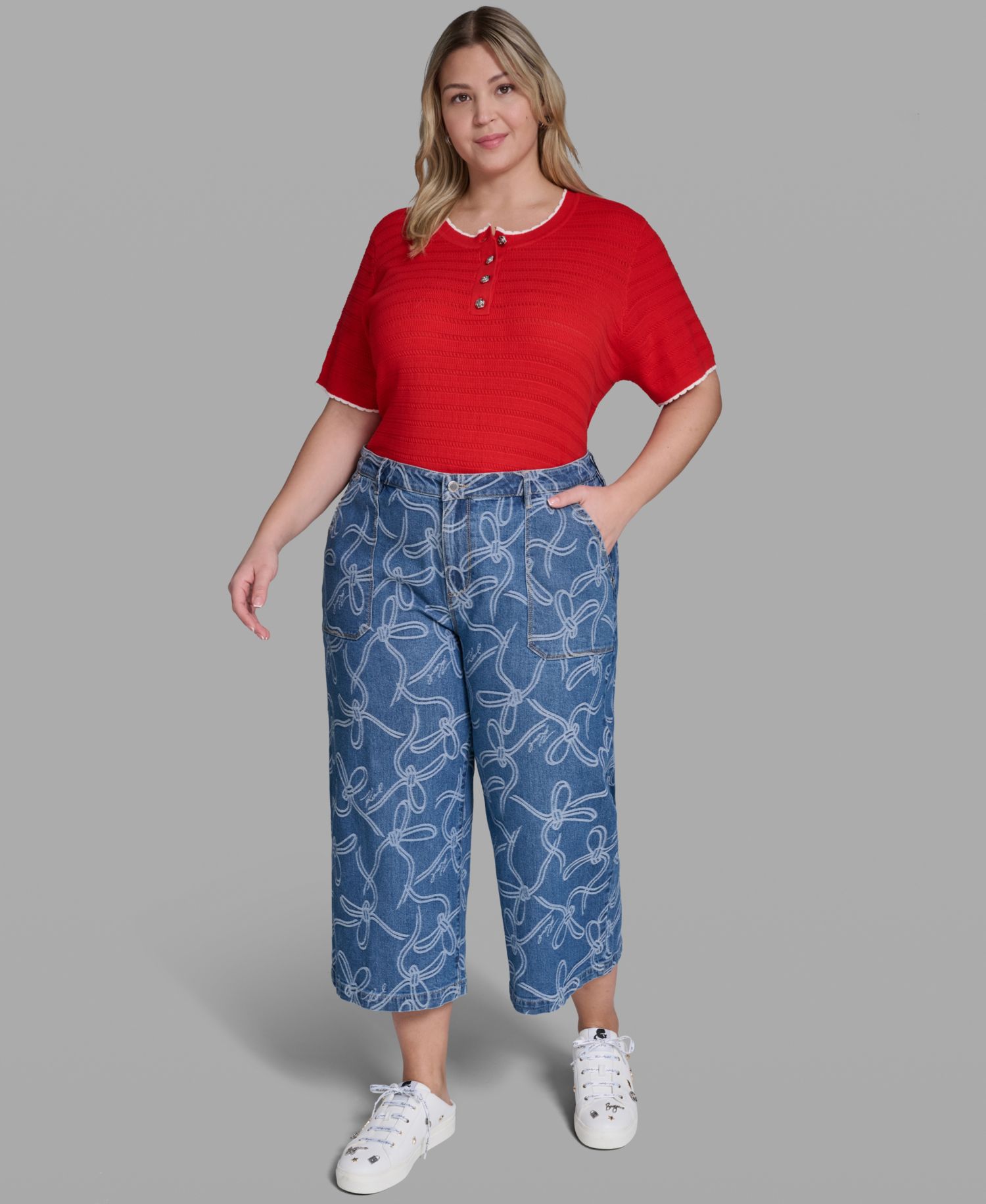 Plus Size Mid-Rise Bow-Jacquard Cropped Jeans