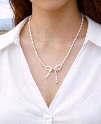 White Freshwater Pearl Bow Golden Necklace