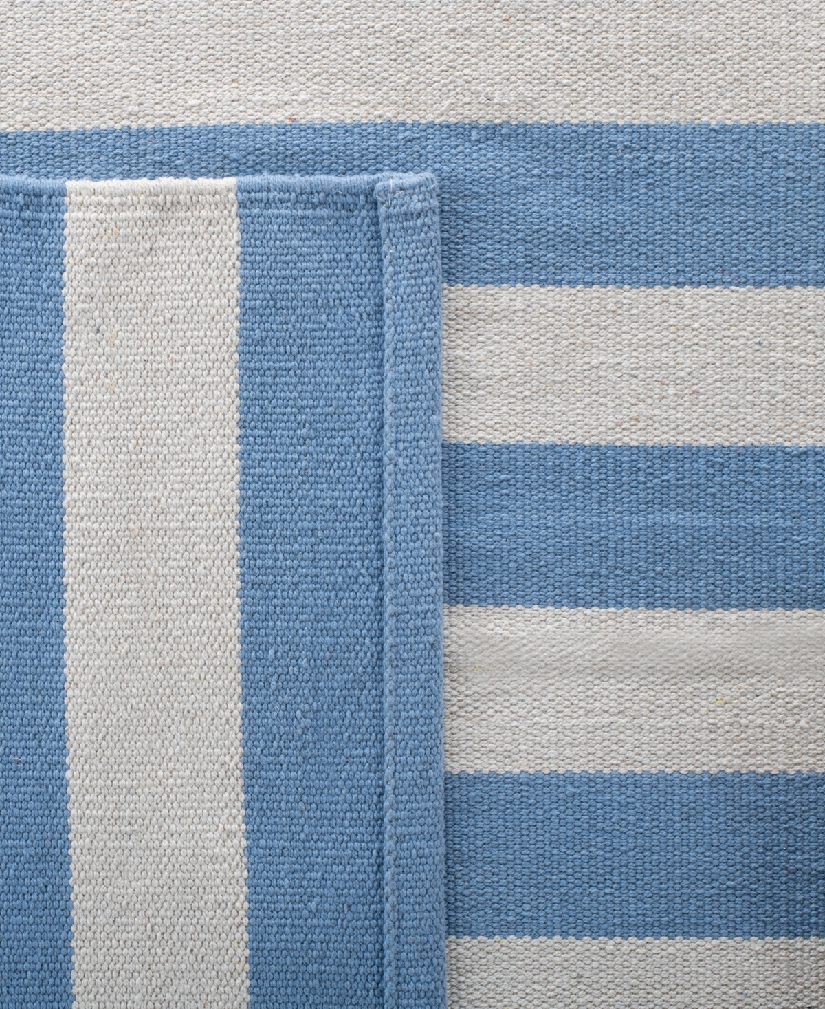 Lauren Ralph Lauren Ludlow Stripe LRL7350B Chambray 4' X 6' Area Rug