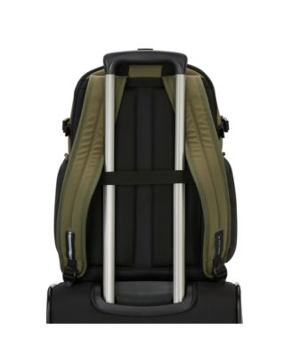 17" Pro Backpack