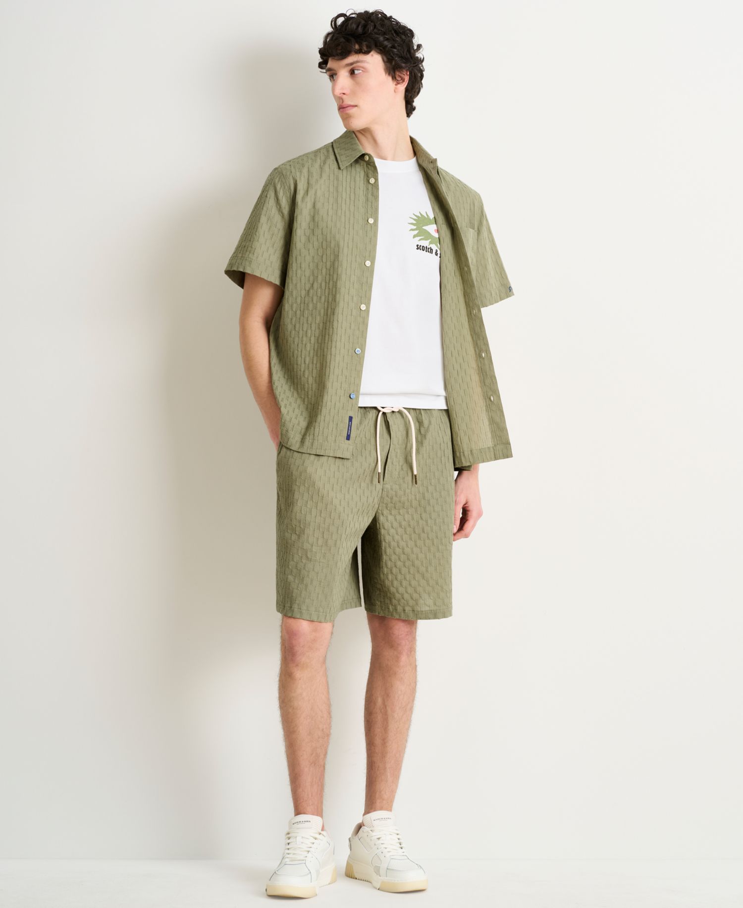 Men's Mid Rise Bermuda Shorts